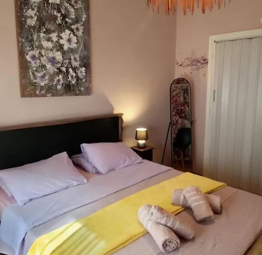 Urban Comfort Apartment.